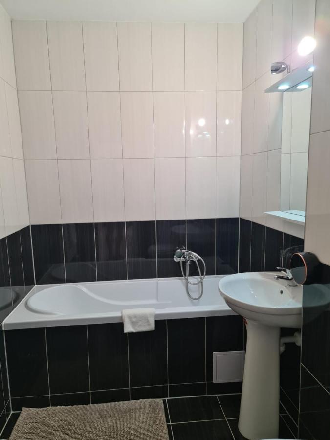 Oscar House Lägenhet Braşov Exteriör bild
